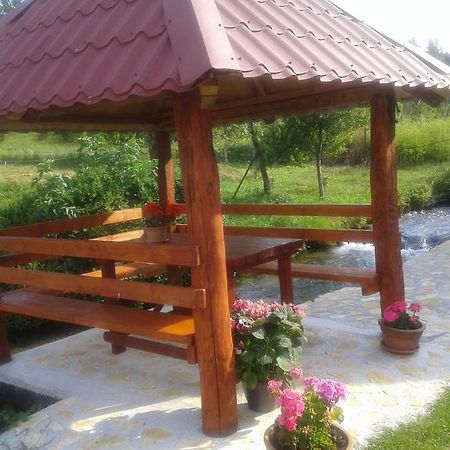 Guest House Mila Plitvicki Ljeskovac ภายนอก รูปภาพ