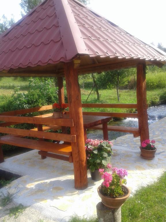 Guest House Mila Plitvicki Ljeskovac ภายนอก รูปภาพ