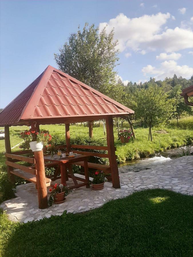 Guest House Mila Plitvicki Ljeskovac ภายนอก รูปภาพ