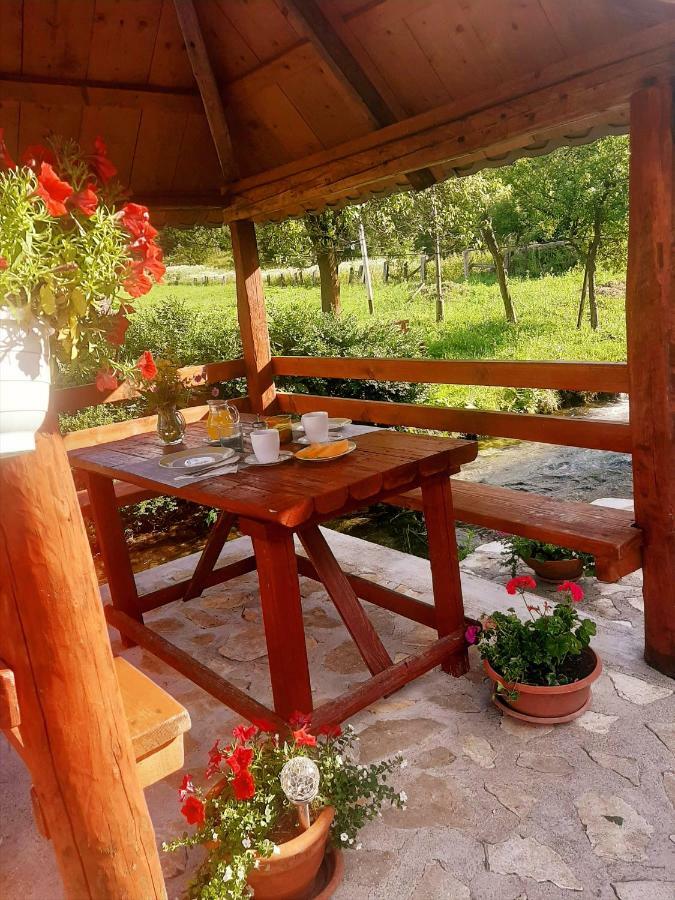 Guest House Mila Plitvicki Ljeskovac ภายนอก รูปภาพ